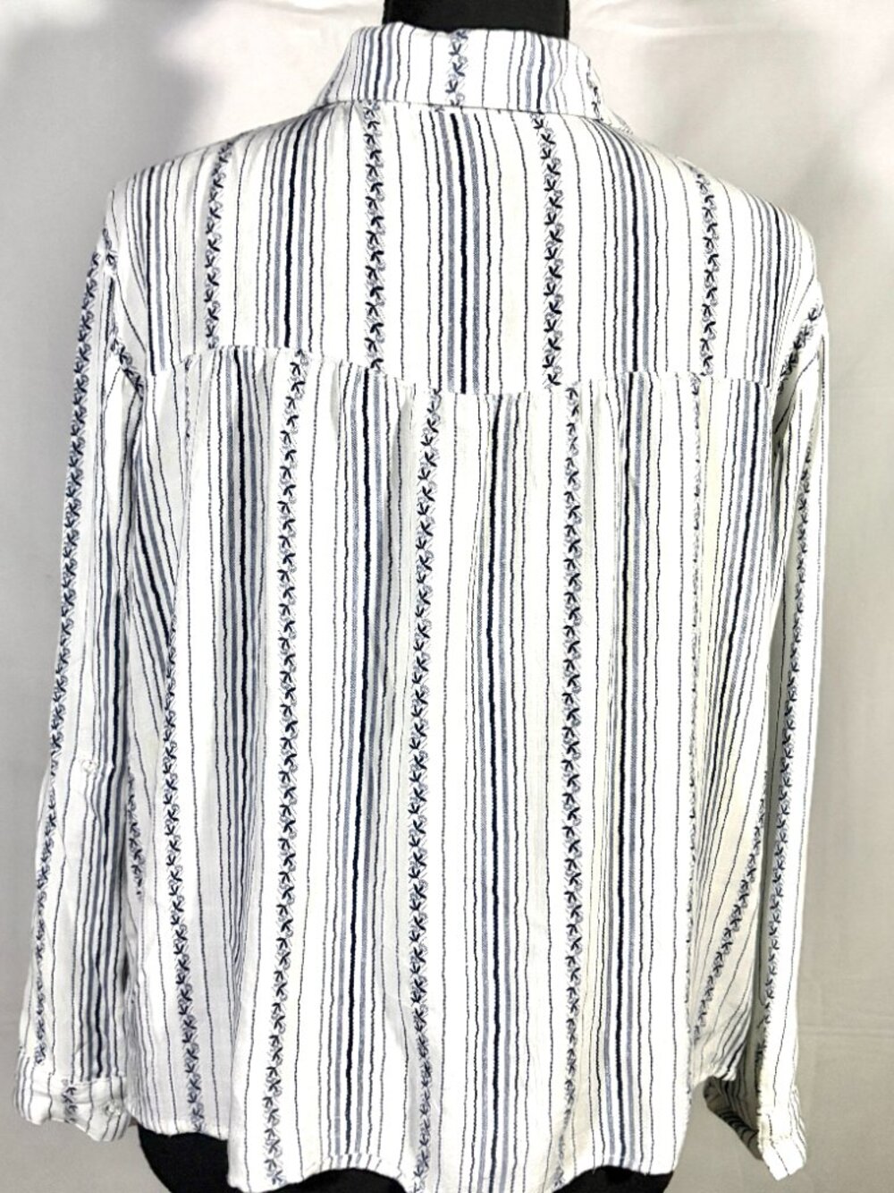 Altar’d State Blouse Women’s S White Blue Stripe Floral Cotton Linen EUC - Picture 2 of 6